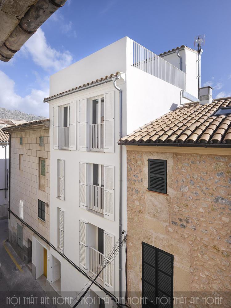 Màn lột xác ngoạn mục sau cải tạo của căn nhà phố ở Tây Ban Nha 