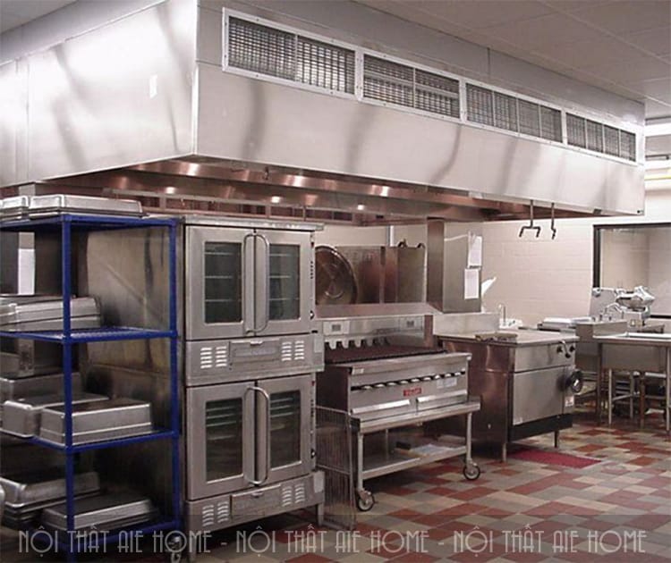 Thiết kế bếp nhà hàng cần đầy đủ các trang thiế bị làm bếp