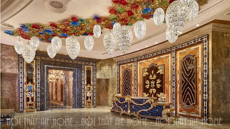 Thiết kế quầy lễ tân khách sạn mang đậm hơi thở và là bộ mặt của Reverie Saigon