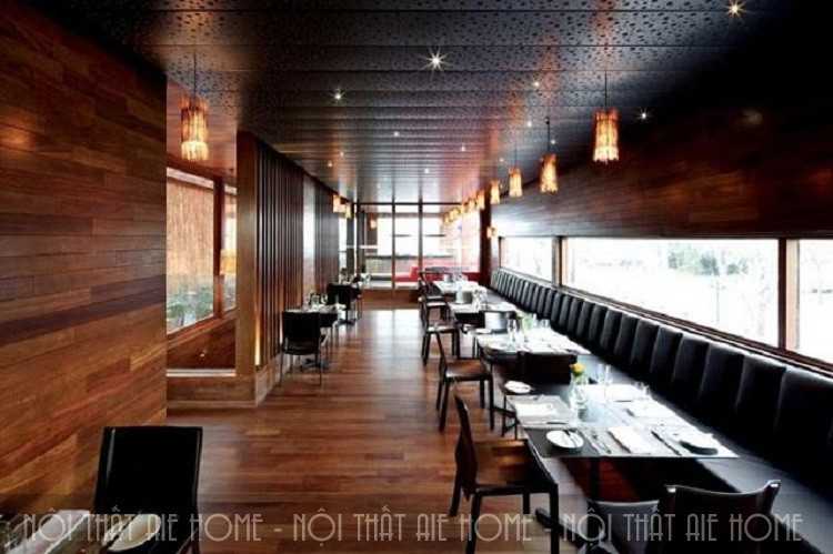 Không gian yên tĩnh của nhà hàng Nhật Bản với thiết kế bằng gỗ
