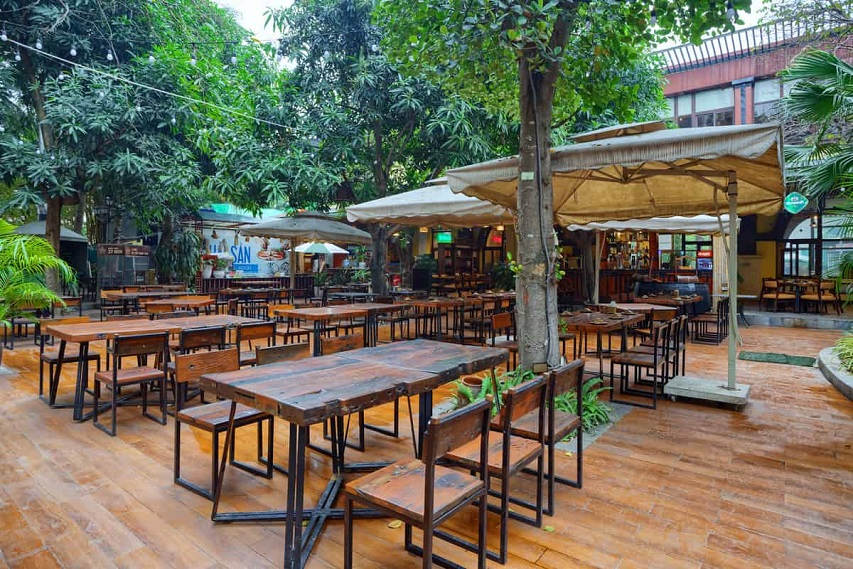 Nhà hàng ấn tượng với không gian mở nhiều cây xanh