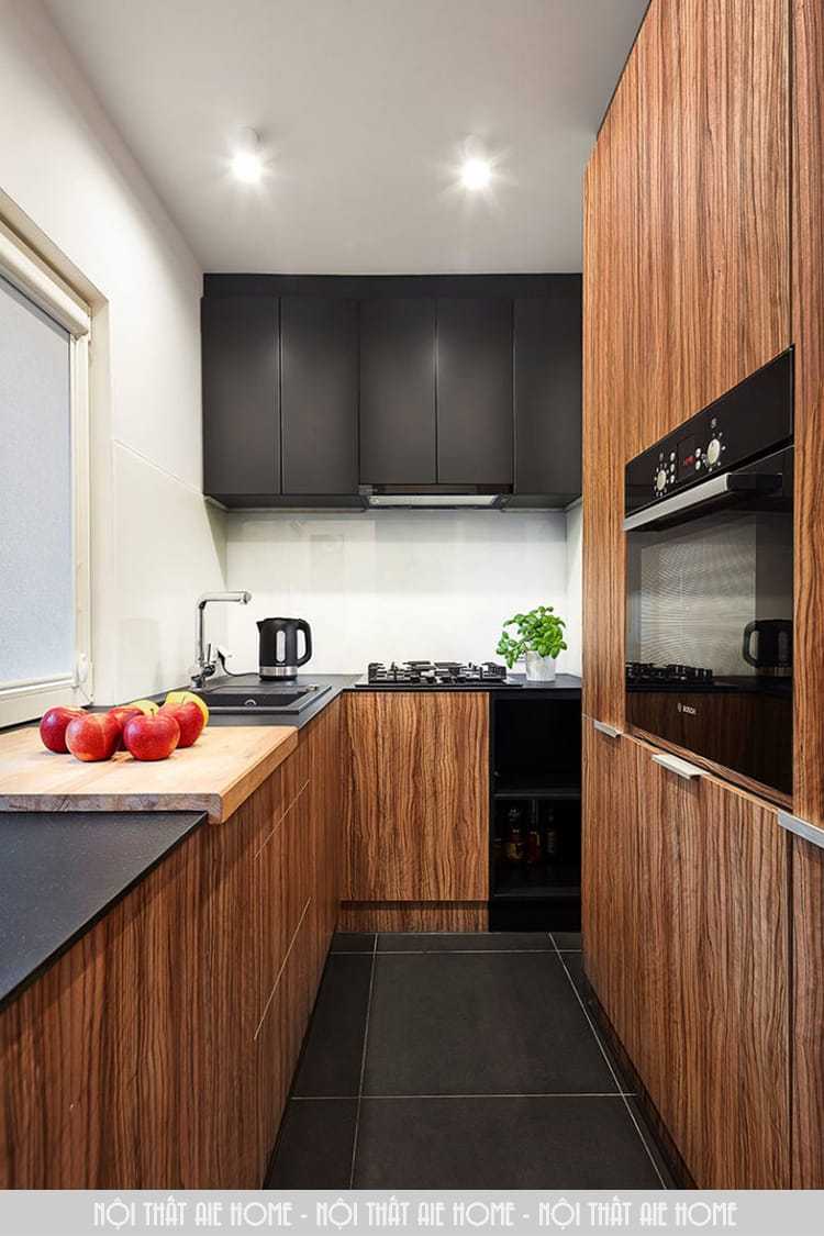 Màu gỗ của tủ bếp có tác dụng cân bằng lại không gian