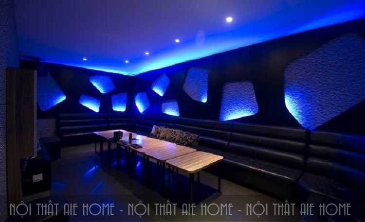 Mẫu phòng hát karaoke bình dân đơn giản với hệ thống ánh sáng mờ ảo